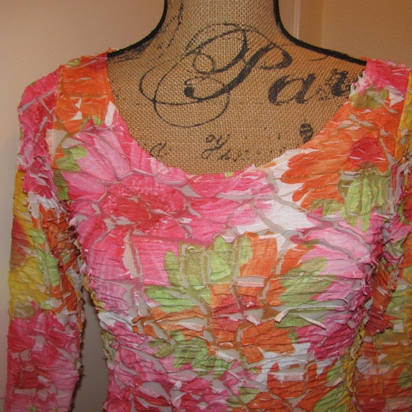 Floral Shredded Top - Instyle - Picture 3 of 7